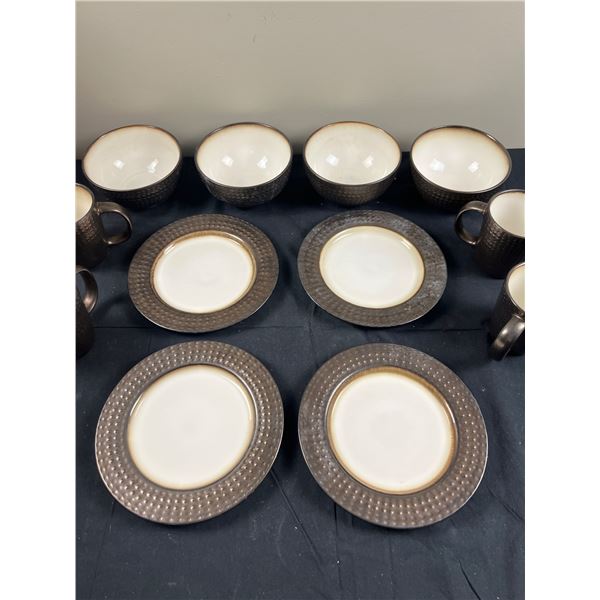 Mikasa "Gourmet Basics" Dish Set