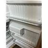 Image 9 : Frigidaire Fridge