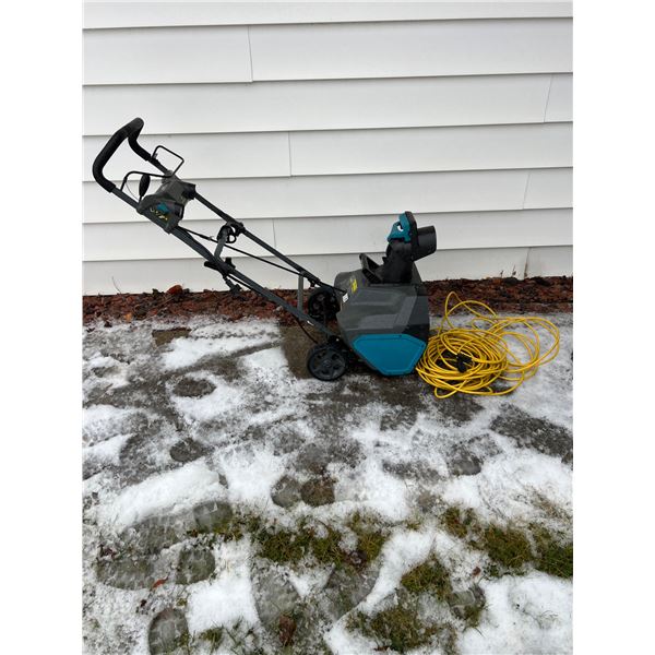 YardWorks 20" 13A Snow Thrower
