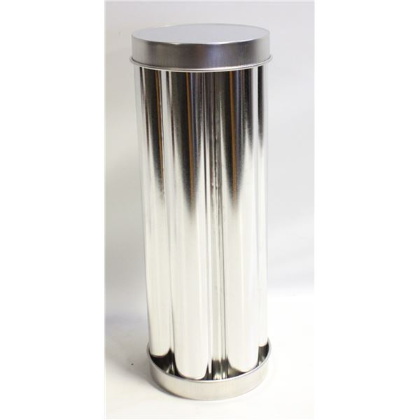 NEW SCALLOPPED BREAD TUBE HOME GIFT