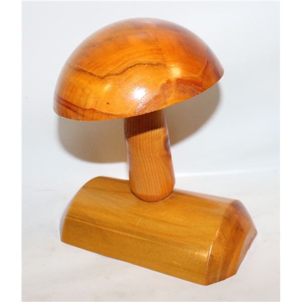 VINTAGE FOLK ART CARVED WOOD MUSHROOM DECORATIVE