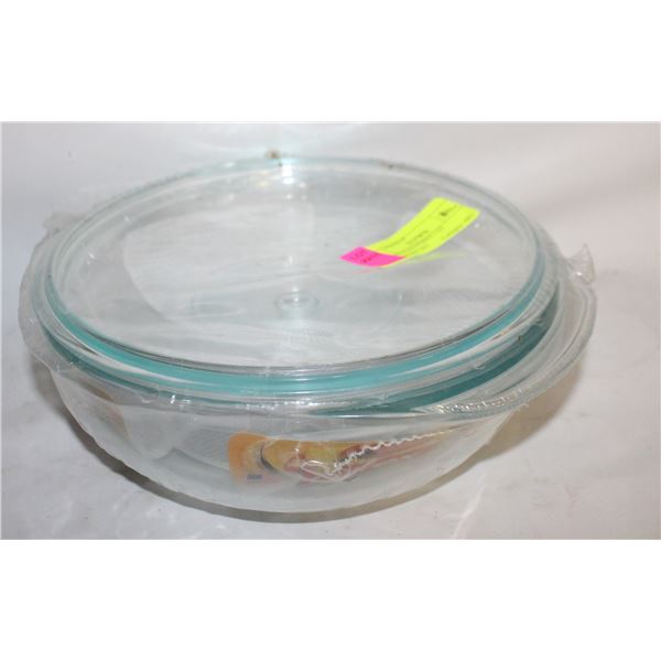 NEW SEALED PYREX 2 QT BAKEWARE SET