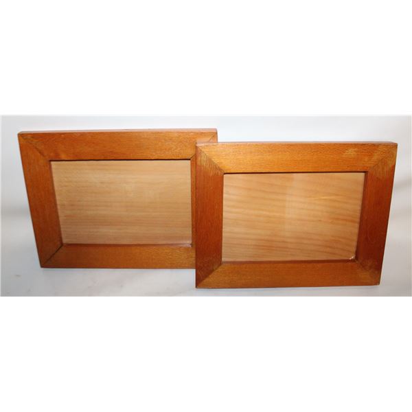 VINTAGE OAK PICTURE FRAMES- SET OF 2- 8 X 10