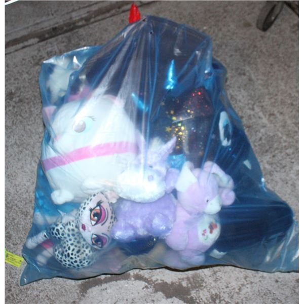 LARGE BAG OF STUFFED TOYS