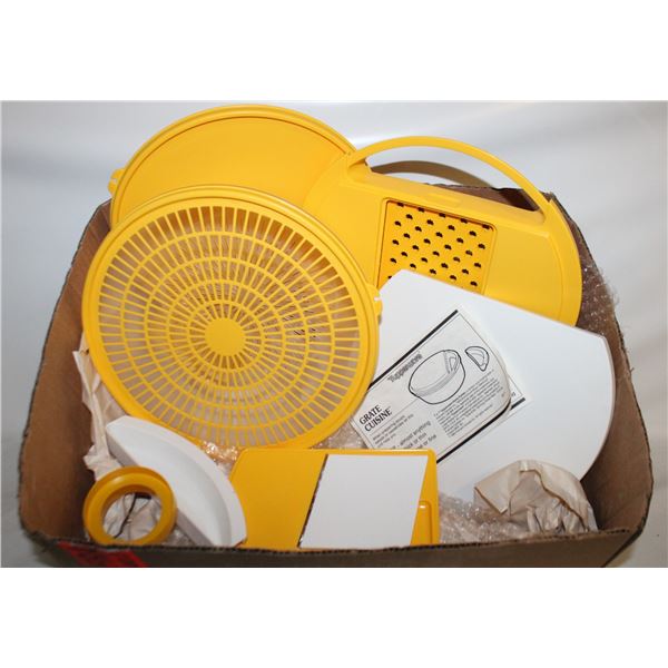 1988 TUPPERWARE KITCHEN GADGET SET "GRATE CUISINE"