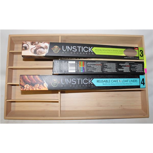 CUTLERY HOLDER, 3 UNISTICK COOKING LINERS