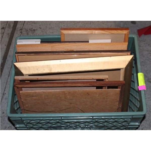 LOT OF VARIOUS PICTURE FRAMES