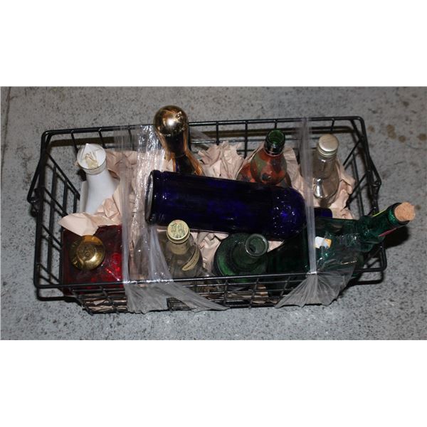 LOT OF VARIOUS STYLE VINTAGE BOTTLES