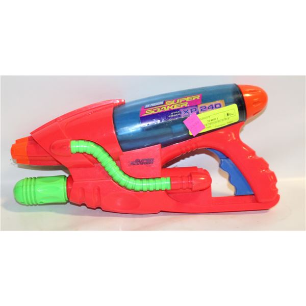 VINTAGE AIR PRESSURE SUPER SOAKER XP2400