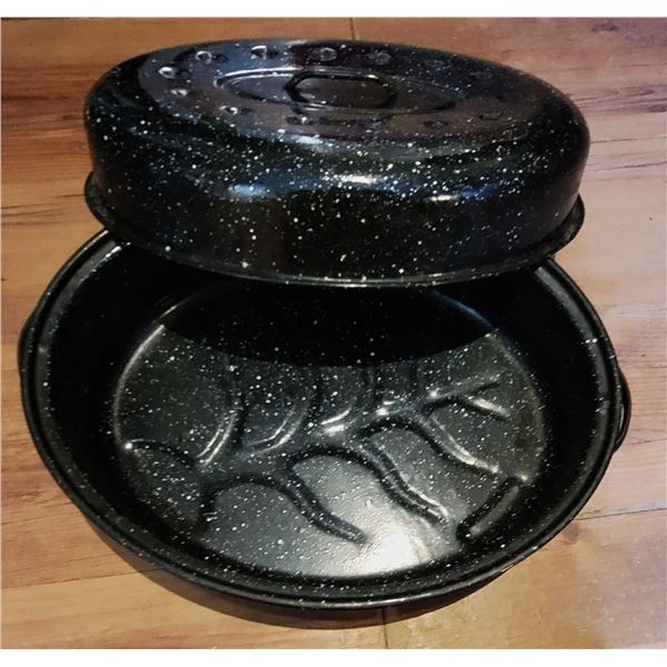 34)  EXTRA LARGE SPECKLED ROASTING PAN AND