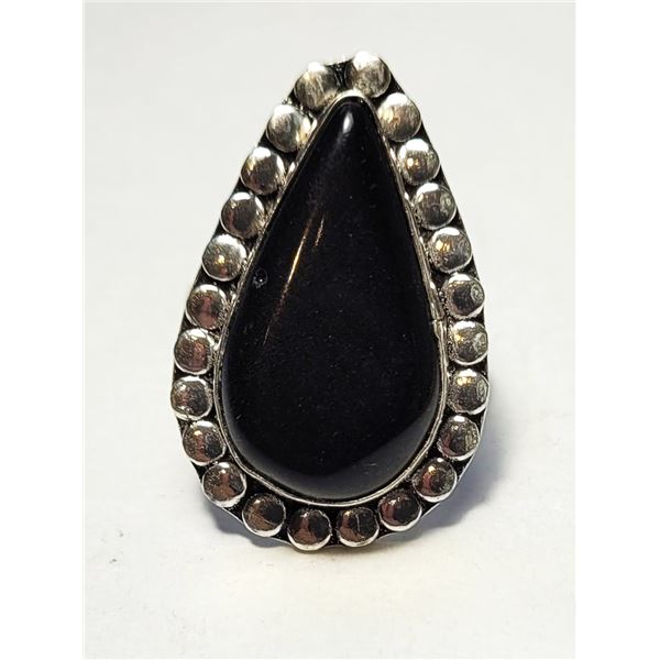 30)  NATURAL PEAR SHAPED BLACK ONYX SIZE 10