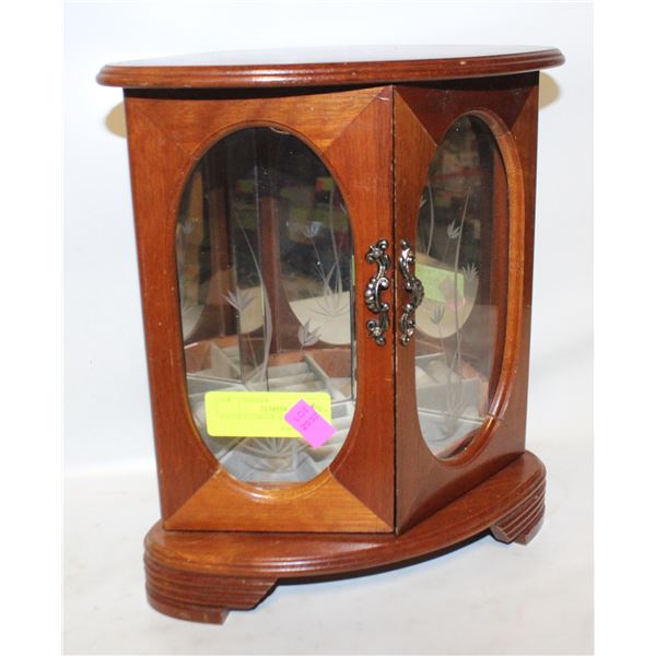 VINTAGE CORNER JEWELRY BOX