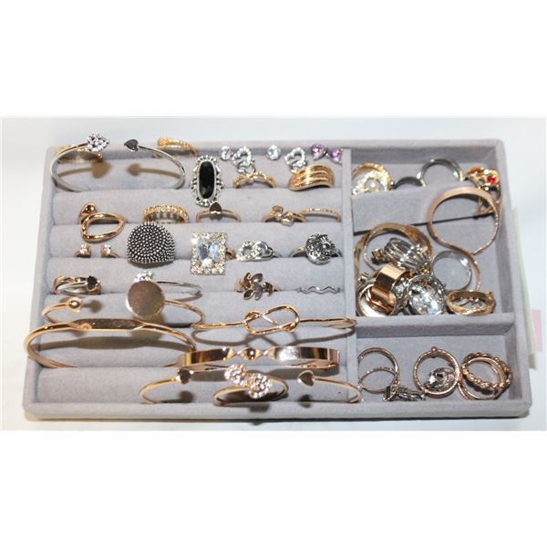 JEWELRY ORGANIZER TRAY WITH RINGS AND BANGLES