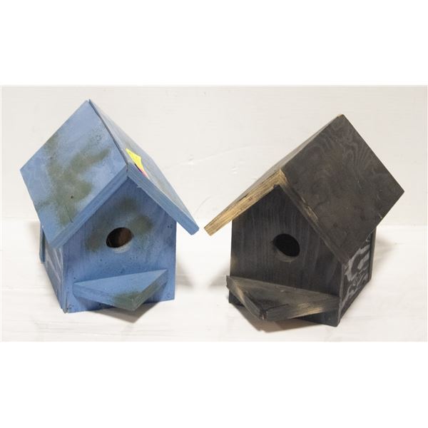 2 BIRDHOUSES