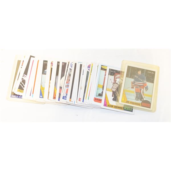 60 ASSORTED VINTAGE HOCKEY CARDS