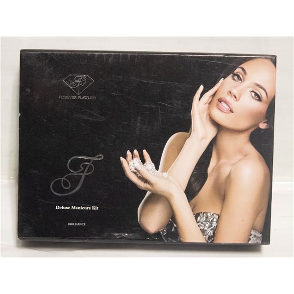 NEW FOREVER FLAWLESS DELUXE MANICURE SET