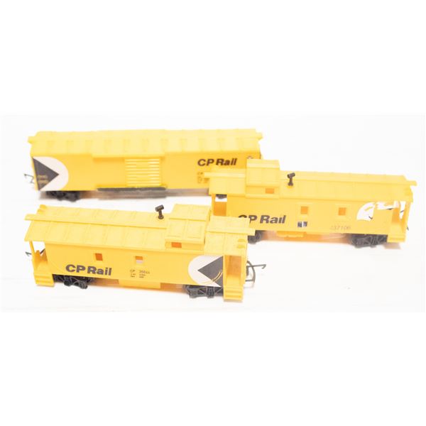 3 TRI-ANG CP RAIL BOX CARS YELLOW LOT
