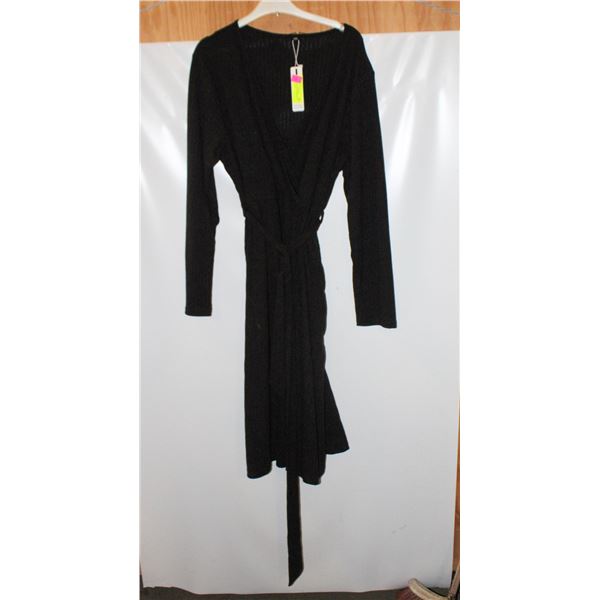 NEW WITH TAGS WOMANS XXL BLACK DRESS