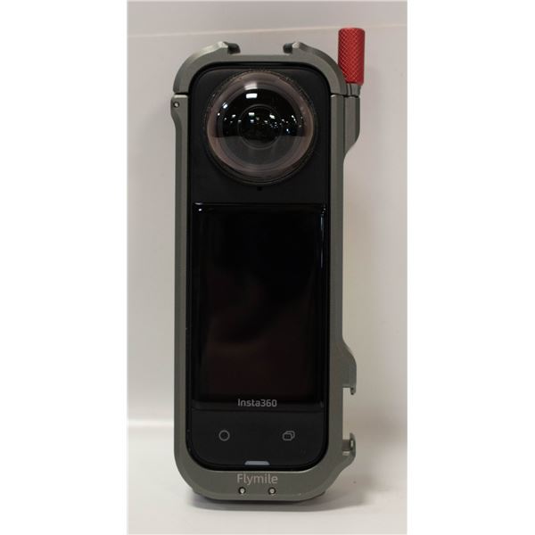 INSTA360 X4 ACTION CAMERA WITH PROTECTIVE CASE