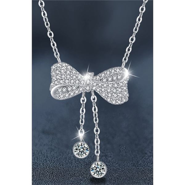 GRA CERTIFIED TASSEL BOW DESIGN ROUND BRILLIANT