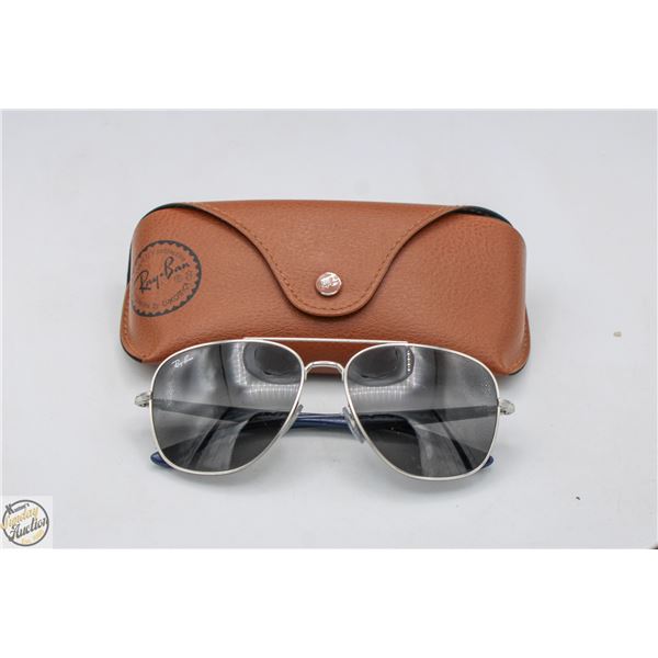 RAY-BAN SUNGLASSES W/BROWN CASE LENSES NEED CLEAN