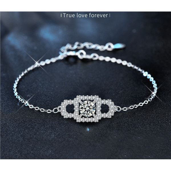 1 CT GRA CERTIFIED SQURE DESIGN ROUND BRILLIANT