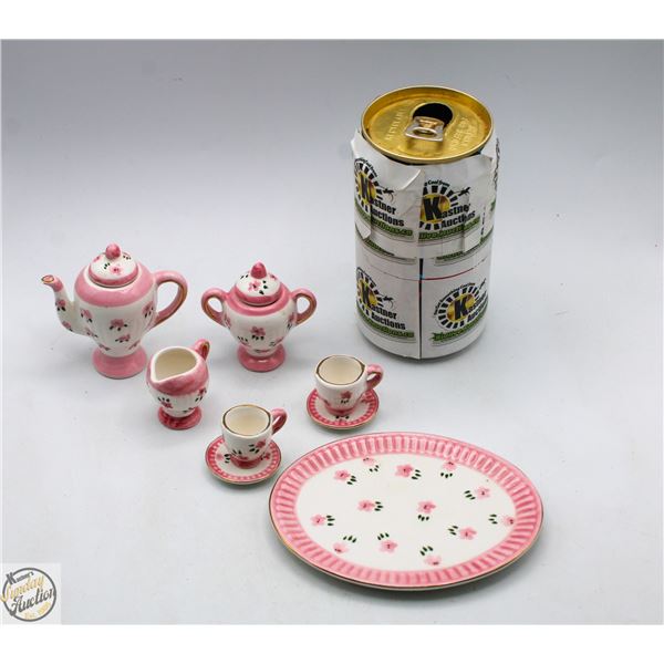 VINTAGE DOLLHOUSE MINIATURE TEA SET