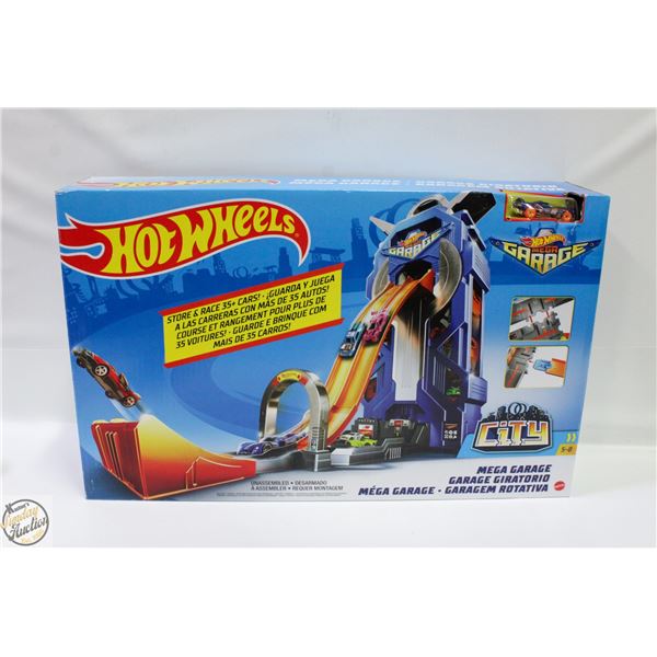 NEW HOT WHEELS MEGA GARAGE