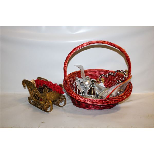 CHRISTMAS DECOR & SLEIGH