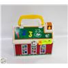 Image 1 : VINTAGE FISHER-PRICE LUNCH KIT SCHOOL