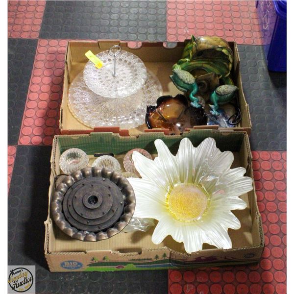 2 BOXES OF HOME DÉCOR ITEMS
