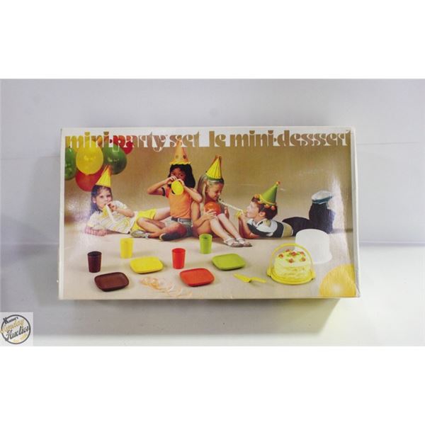 1980 TUPPERWARE TOYS MINI-PARTY SET IN ORIGINAL BO