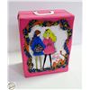 Image 1 : 1968 MATTEL WORLD OF BARBIE DOLL TRUNK WITH