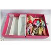 Image 2 : 1968 MATTEL WORLD OF BARBIE DOLL TRUNK WITH