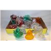 Image 1 : BOX OF CHRISTMAS TREAT BINS