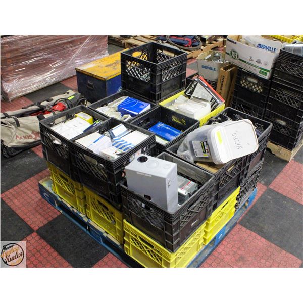 PALLET OF ELECTRICAL COVER PLATES CIRCUIT BREAKER