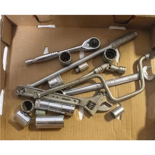 BOX SOCKETS RACHET BREAKER BAR ETC