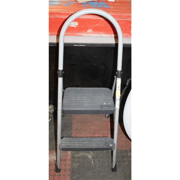 COSCO 2-STEP STOOL