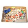Image 1 : PLAYMOBILE CHRISTMAS - 25 PIECES INCLUDES SANTAS,