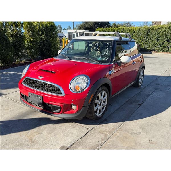 MNNI COOPER S 2013 O/S TITLE 2 DAYS