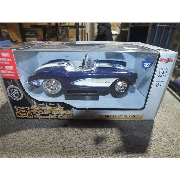 Maisto Top Dog 57 Chevrolet Corvette Toronto Maple Leafs Color Scheme Die Cast Car