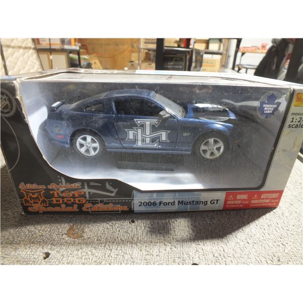 Maisto Top Dog 2006 Ford Mustang GT Toronto Maple Leafs color scheme