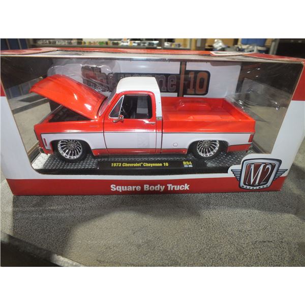 M2 Machines Chevrolet 1973 Cheyenne 10 Square Body Truck