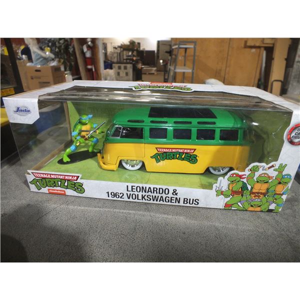Jada Teenage Mutant Ninja Turtles Leonardo & Volkswagen Bus