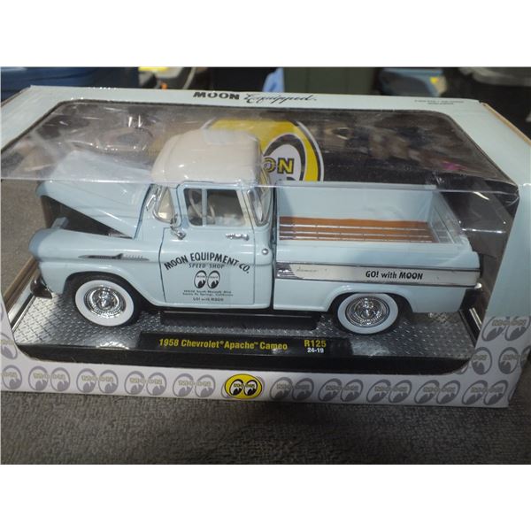M2 1958 Chevrolet Apache Cameo