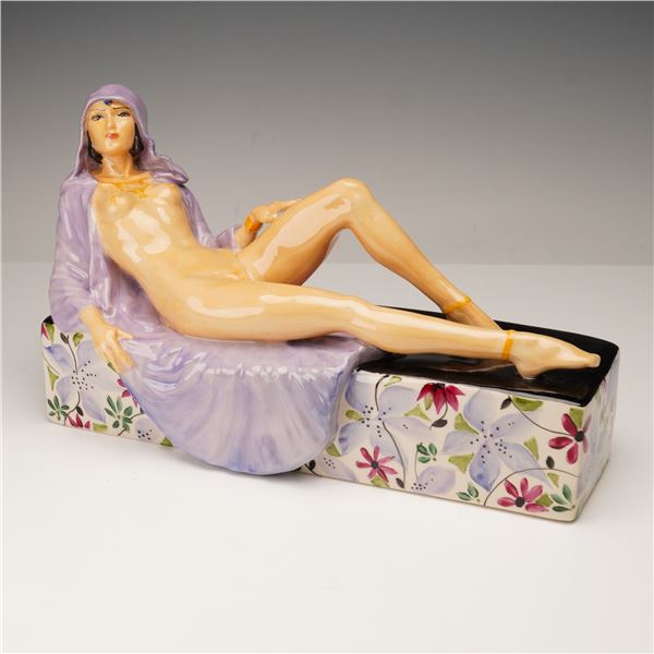 Peggy Davies by Victoria Bourne Artist Original Colorway Figurine Temptress