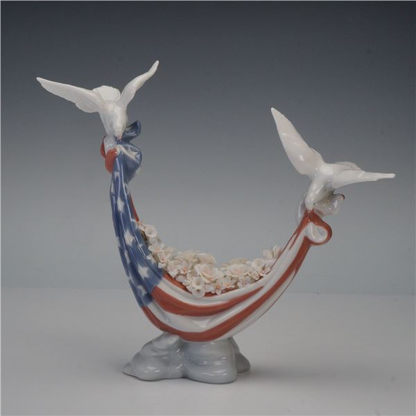 Lladro Porcelain Figurine, A Symbol of Peace 01007590