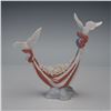 Image 2 : Lladro Porcelain Figurine, A Symbol of Peace 01007590