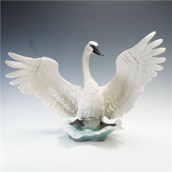 Boehm Porcelain Sculpture, Trumpeter Swan 40266
