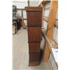 Image 8 : Globe-Wernicke Oak Lawyer's Stacking Bookcase with Four Stacks, Top, and Bottom Drawer